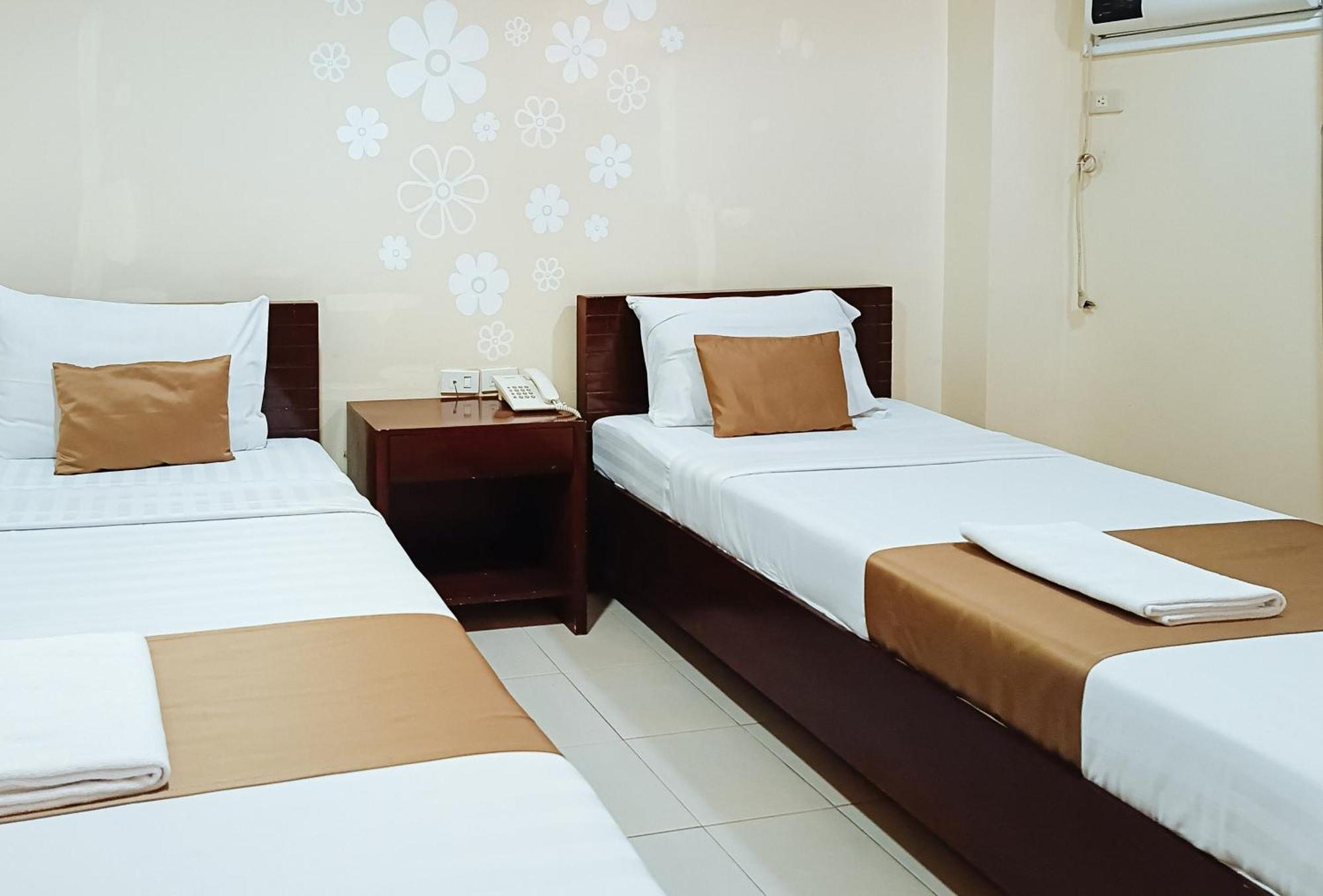 Hotel Juliana By Reddoorz Tuguegarao City Εξωτερικό φωτογραφία